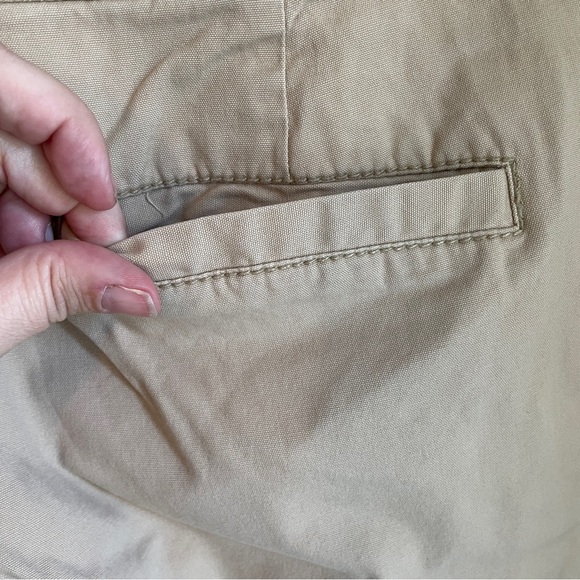 Old Navy mid-rise wide leg stretch khaki cotton pants, size 18 - Picture 5 of 7